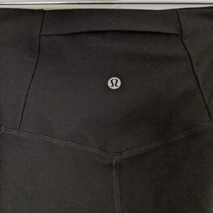 Women's Black Lululemon Yoga Pants size 6